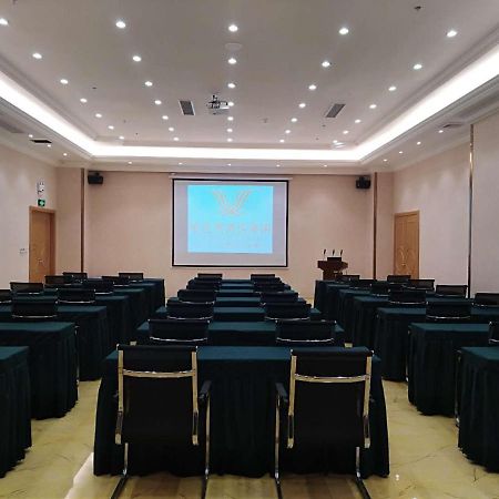 Vienna Hotel Nanxiong Exterior photo